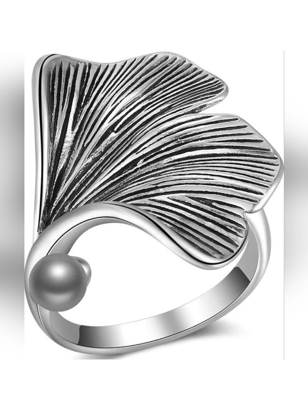 Maple Leaf Style Ring